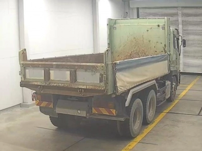 NISSAN UD