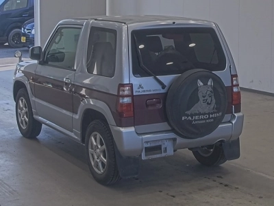 MITSUBISHI PAJERO MINI