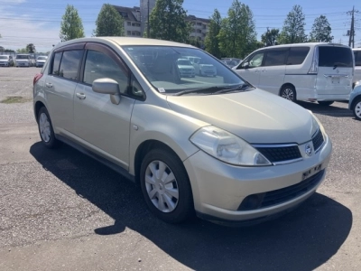NISSAN TIIDA