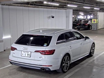 AUDI A4 AVANTE