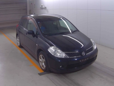 NISSAN TIIDA