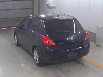 NISSAN TIIDA