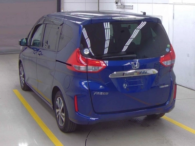HONDA FREED HYBRID