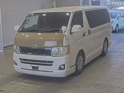 TOYOTA REGIUS VAN