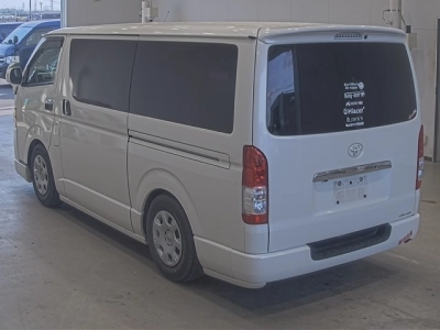 TOYOTA REGIUS VAN
