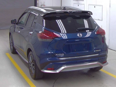 NISSAN KICKS