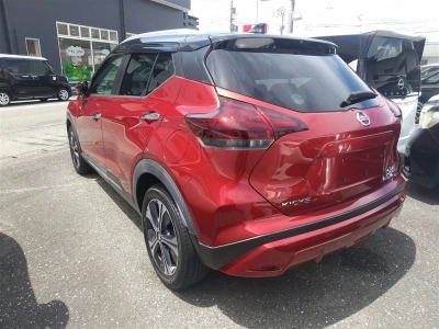 NISSAN KICKS
