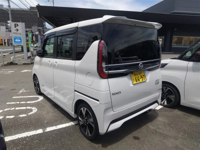 NISSAN ROOX