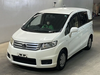 HONDA FREED SPIKE