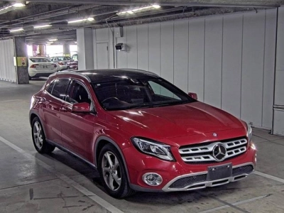 MERCEDES BENZ GLA