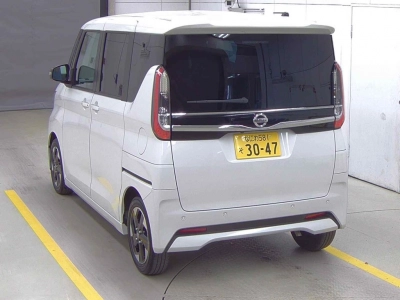 NISSAN ROOX