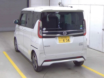 NISSAN ROOX