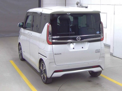 NISSAN ROOX