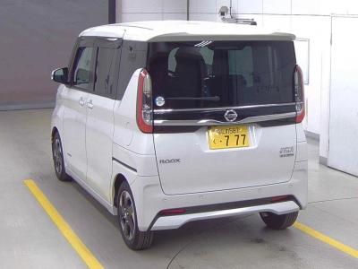 NISSAN ROOX