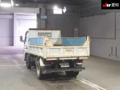 MITSUBISHI CANTER
