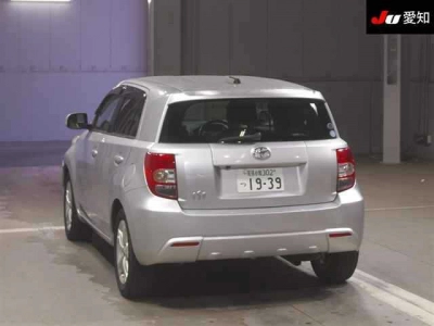 TOYOTA IST