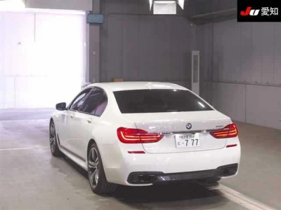 BMW 7 SERIES