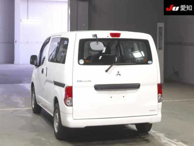 MITSUBISHI DELICA VAN