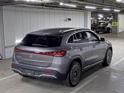 MERCEDES BENZ EQA