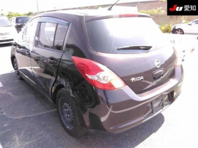 NISSAN TIIDA