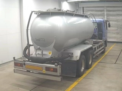MITSUBISHI FUSO