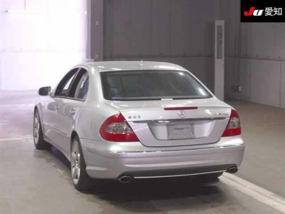 MERCEDES BENZ E CLASS