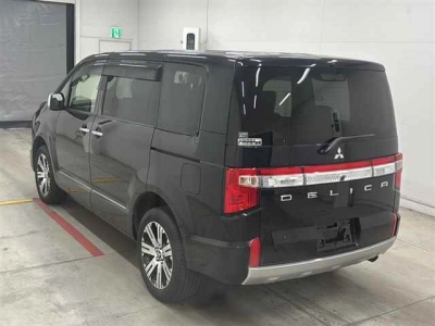 MITSUBISHI DELICA D:5