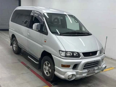 MITSUBISHI DELICA SPACE GEAR