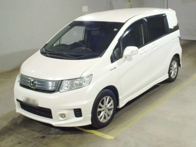 HONDA FREED SPIKE HYBRID