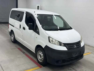 MITSUBISHI DELICA VAN