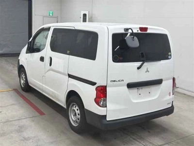 MITSUBISHI DELICA VAN