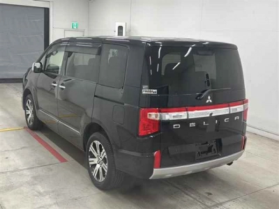 MITSUBISHI DELICA D:5