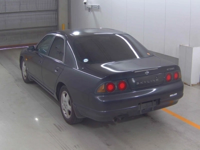 NISSAN SKYLINE