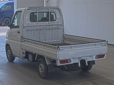 NISSAN CLIPPER TRUCK