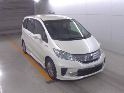 HONDA FREED HYBRID