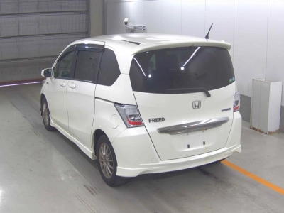 HONDA FREED HYBRID