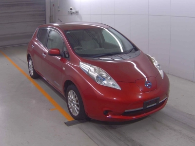 NISSAN LEAF