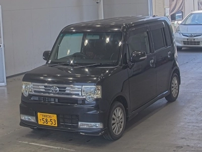 TOYOTA PIXIS SPACE