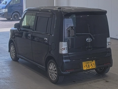 TOYOTA PIXIS SPACE