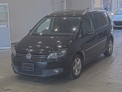 VOLKSWAGEN GOLF TOURAN