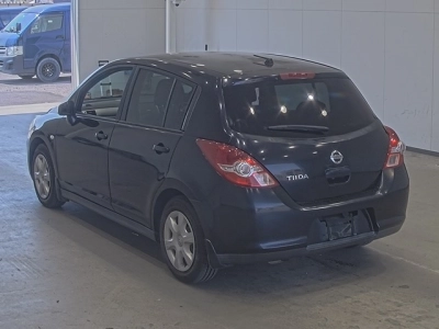 NISSAN TIIDA