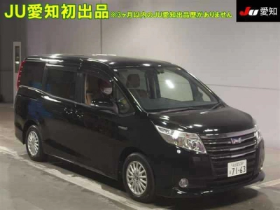 TOYOTA NOAH