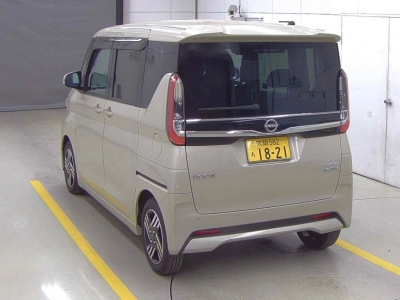 NISSAN ROOX