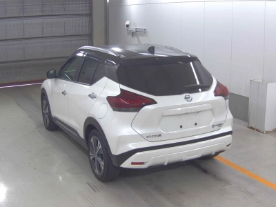 NISSAN KICKS