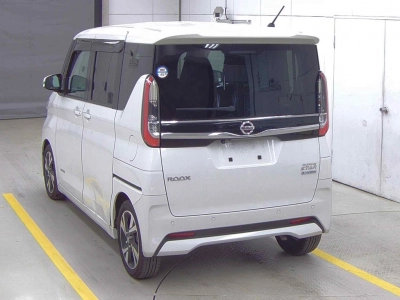NISSAN ROOX