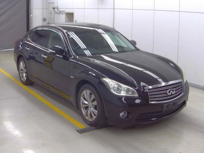 NISSAN FUGA