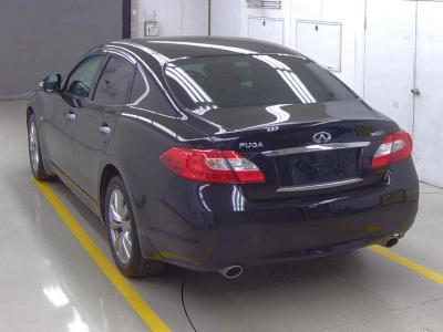 NISSAN FUGA
