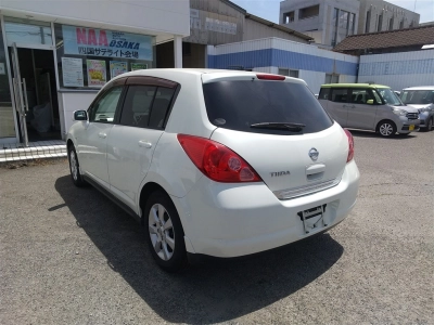 NISSAN TIIDA