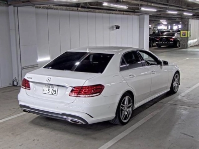 MERCEDES BENZ E CLASS