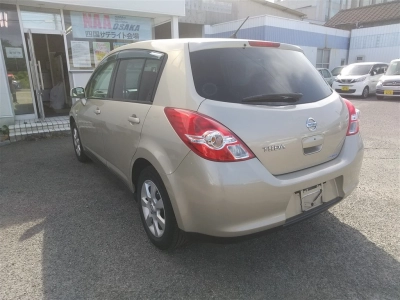 NISSAN TIIDA